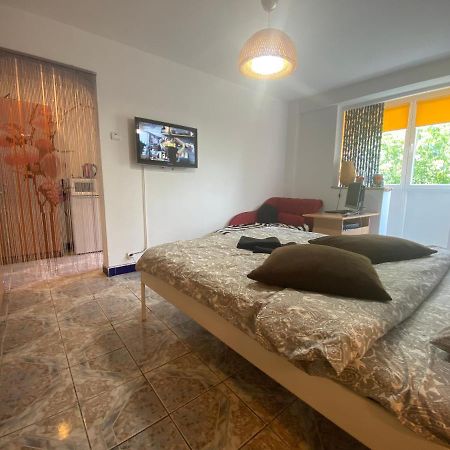 Piata Resita Host Apartment Bukares Bagian luar foto