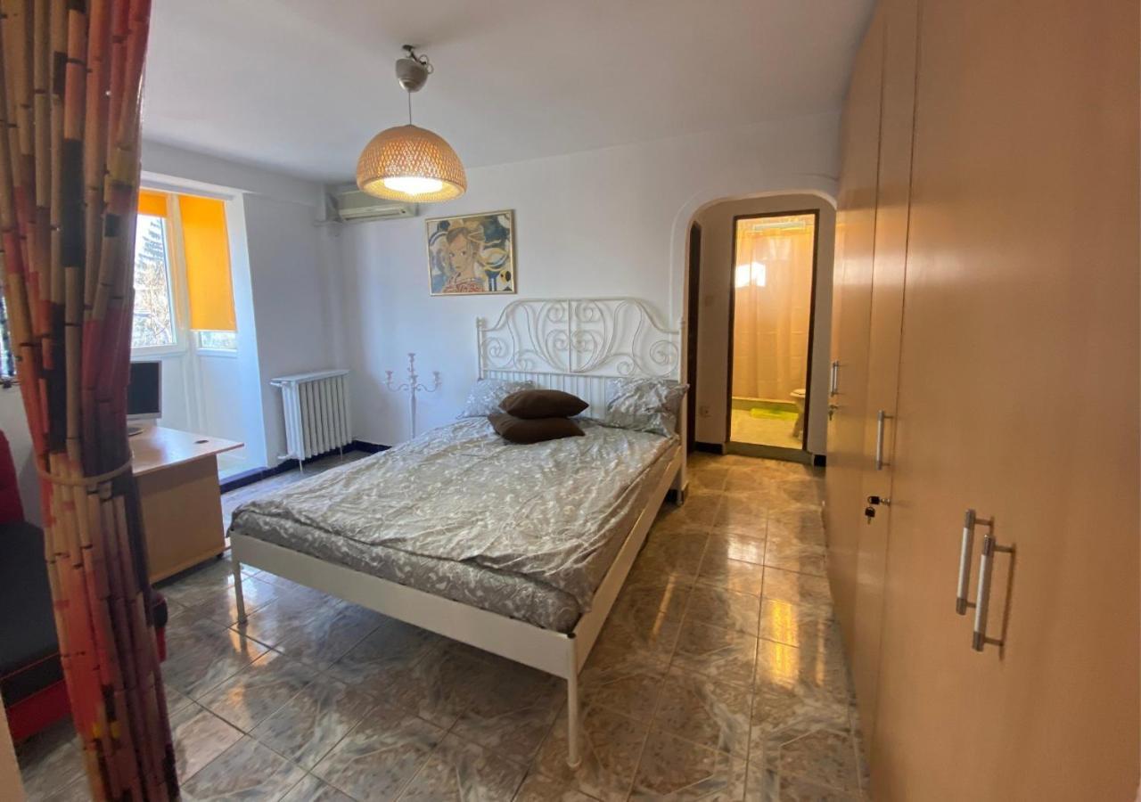 Piata Resita Host Apartment Bukares Bagian luar foto