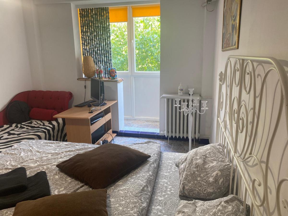 Piata Resita Host Apartment Bukares Bagian luar foto