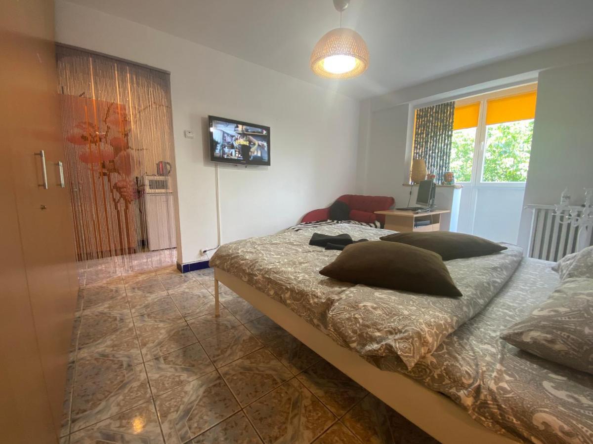 Piata Resita Host Apartment Bukares Bagian luar foto